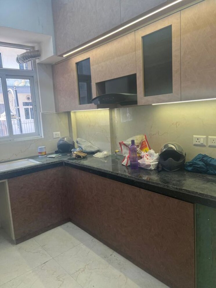 Kitchen, smart-world-gems 2.5 Bedroom 1115 Sq.Ft. Apartment In Sector 89 Gurgaon 9836889