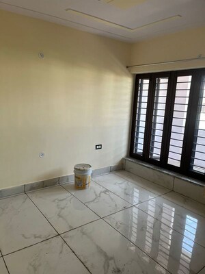 Room in 3 BHK Builder Floor at Hansmukhi Garden Estate, Sahastradhara Road – for Rent