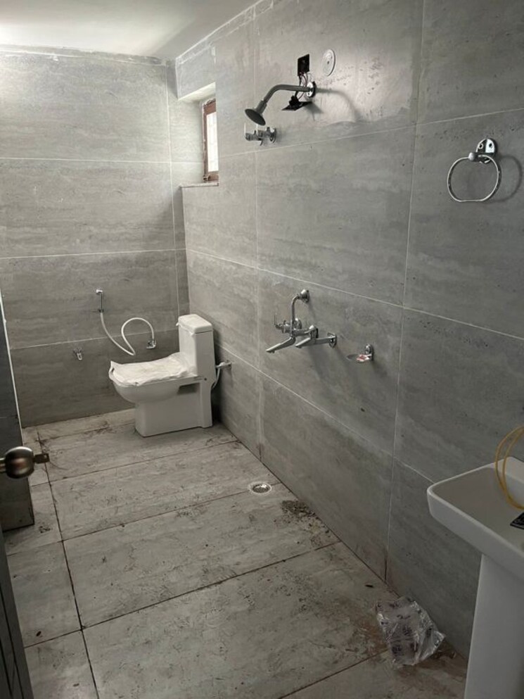 Bathroom, hansmukhi-garden-estate 3 Bedroom 1510 Sq.Ft. Builder Floor In Sahastradhara Road Dehradun 9836901