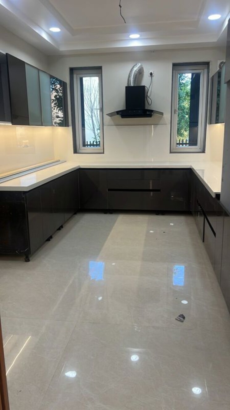 Kitchen, sushant lok i 3 Bedroom 300 Sq.Yd. Builder Floor In Sushant Lok I Gurgaon 9836883