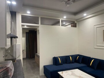 Kitchen in 1.5 BHK Builder Floor at Dlf City Phase 3 – for Rent