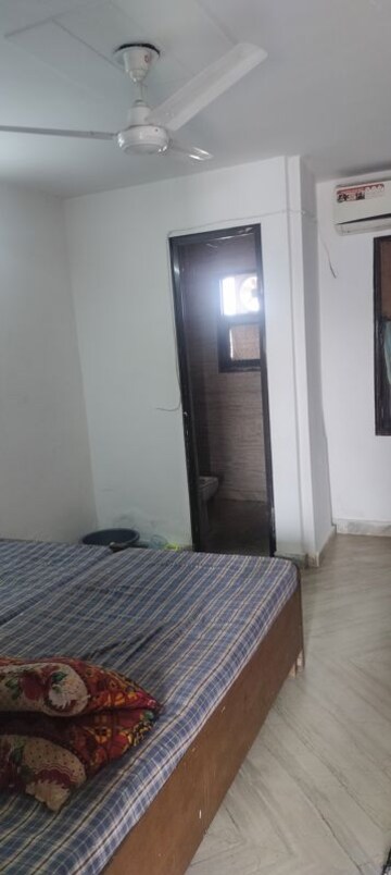 1 BHK Builder Floor For Rent in Janakpuri