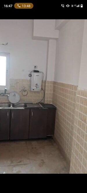 Bathroom in 2.5 BHK Apartment at RWA Apartments Sector 52, Sector 52 – for Rent