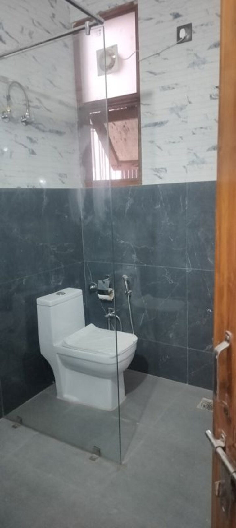 Bathroom, janakpuri 4 Bedroom 3000 Sq.Ft. Builder Floor In Janakpuri Delhi 9837113