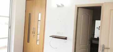 Room in 3 BHK Apartment at Bestech Park View Spa Next, Sector 67 – for Rent