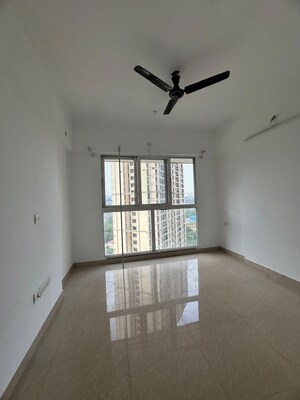 Room in 3 BHK Apartment at The Wadhwa Platina, Kolshet Road – for Rent