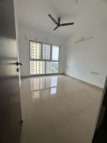 Room in 3 BHK Apartment at The Wadhwa Platina, Kolshet Road – for Rent