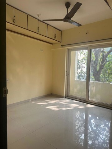 Bedroom in 3 BHK Apartment at Chembur – for Rent