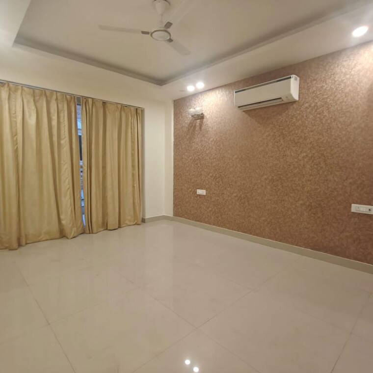 Room, aradhya-homes 4 Bedroom 2200 Sq.Ft. Apartment In Sector 67a Gurgaon 9837284