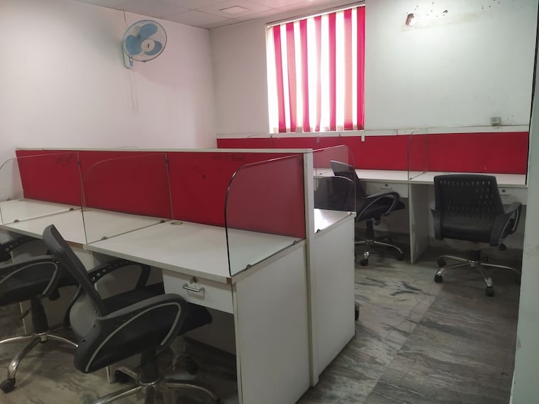 Team Area, sector 2 Commercial Office Space 300 Sq.Ft. In Sector 2 Noida 9836914