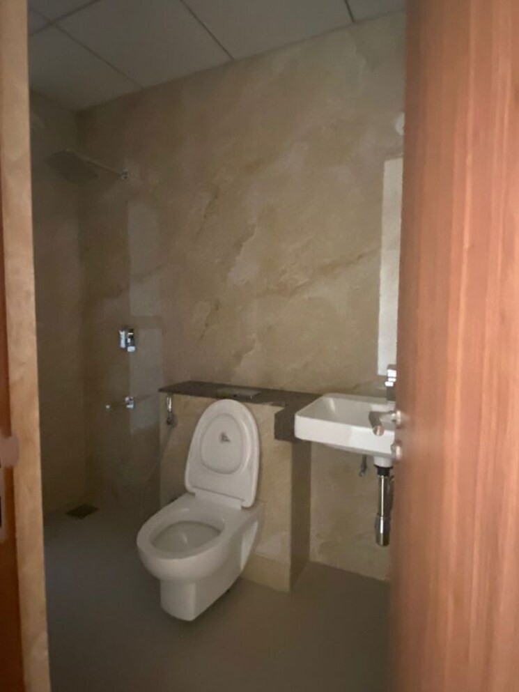 Bathroom, bramhacorp-the-collection 2 Bedroom 700 Sq.Ft. Apartment In Kalyani Nagar Pune 9837316