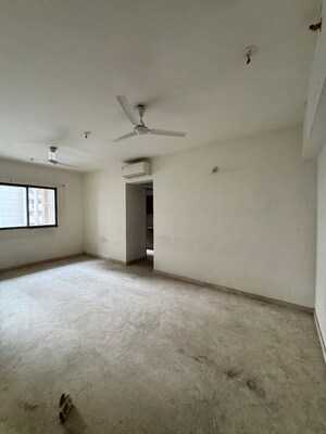 Room in 2 BHK Apartment at Lodha Splendora, Ghodbunder Road – for Sale