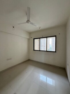2 BHK + Extra Room Apartment For Sale in Lodha Splendora