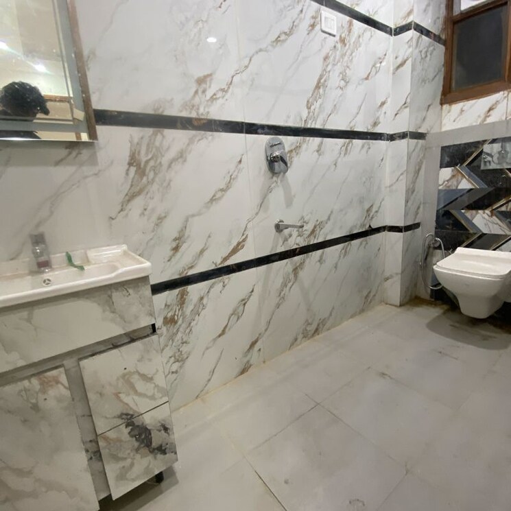 Bathroom, chattarpur 3 Bedroom 1200 Sq.Ft. Builder Floor In Chattarpur Delhi 9837509