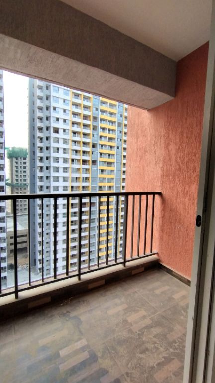 2 BHK + Extra Room Apartment For Rent in Kolte Patil R10