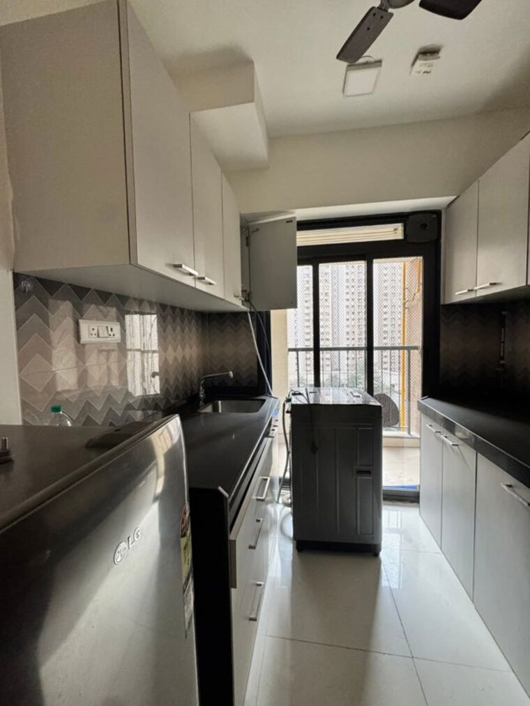 Kitchen, lodha-splendora 2 Bedroom 701 Sq.Ft. Apartment In Ghodbunder Road Thane 9837600