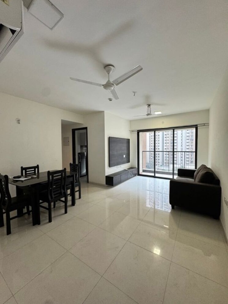Living Room, lodha-splendora 2 Bedroom 701 Sq.Ft. Apartment In Ghodbunder Road Thane 9837600