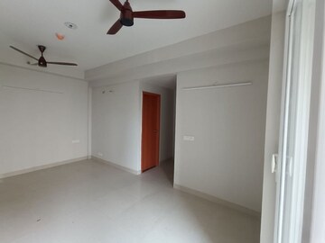 Room in 2 BHK Apartment at Tata Eureka Park, Sector 150 – for Rent