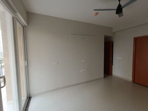 Room in 2 BHK Apartment at Tata Eureka Park, Sector 150 – for Rent