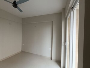 Room in 2 BHK Apartment at Tata Eureka Park, Sector 150 – for Rent