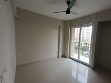 2 BHK Apartment For Rent in Tata Eureka Park, Sector 150