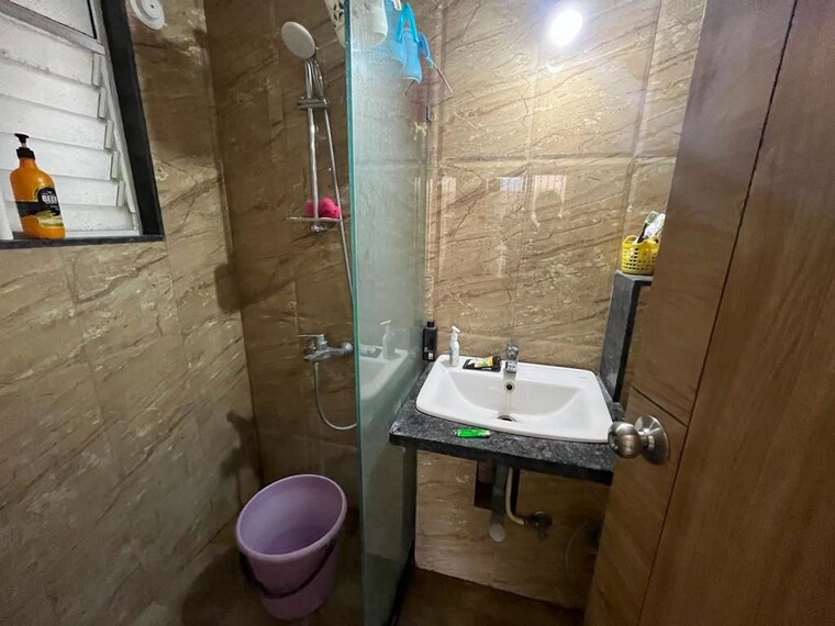 Bathroom, abhinav-pebbles-urbania 3 Bedroom 1500 Sq.Ft. Apartment In Bavdhan Pune 9837592