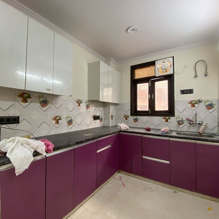 Kitchen, chattarpur 3 Bedroom 1100 Sq.Ft. Builder Floor In Chattarpur Delhi 9837741