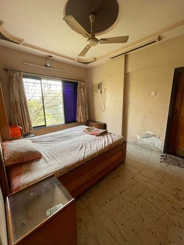 Bedroom in 3 BHK Apartment at Juhu Jivan, Juhu – for Rent