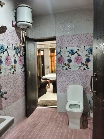 Bathroom in 3 BHK Independent House at Gomti Nagar – for Rent