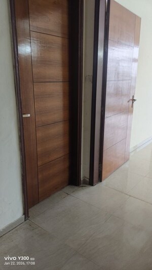 Building Lobby in 3.5 BHK Apartment at Omaxe R2, Gomti Nagar – for Sale