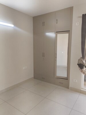 Room in 3.5 BHK Apartment at Sector 126 – for Rent