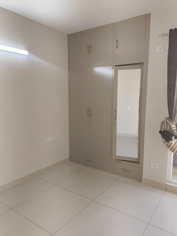 Room in 3.5 BHK Apartment at Sector 126 – for Rent