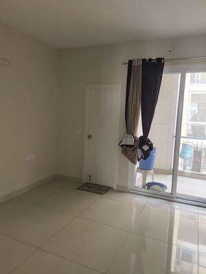 Room in 3.5 BHK Apartment at Sector 126 – for Rent