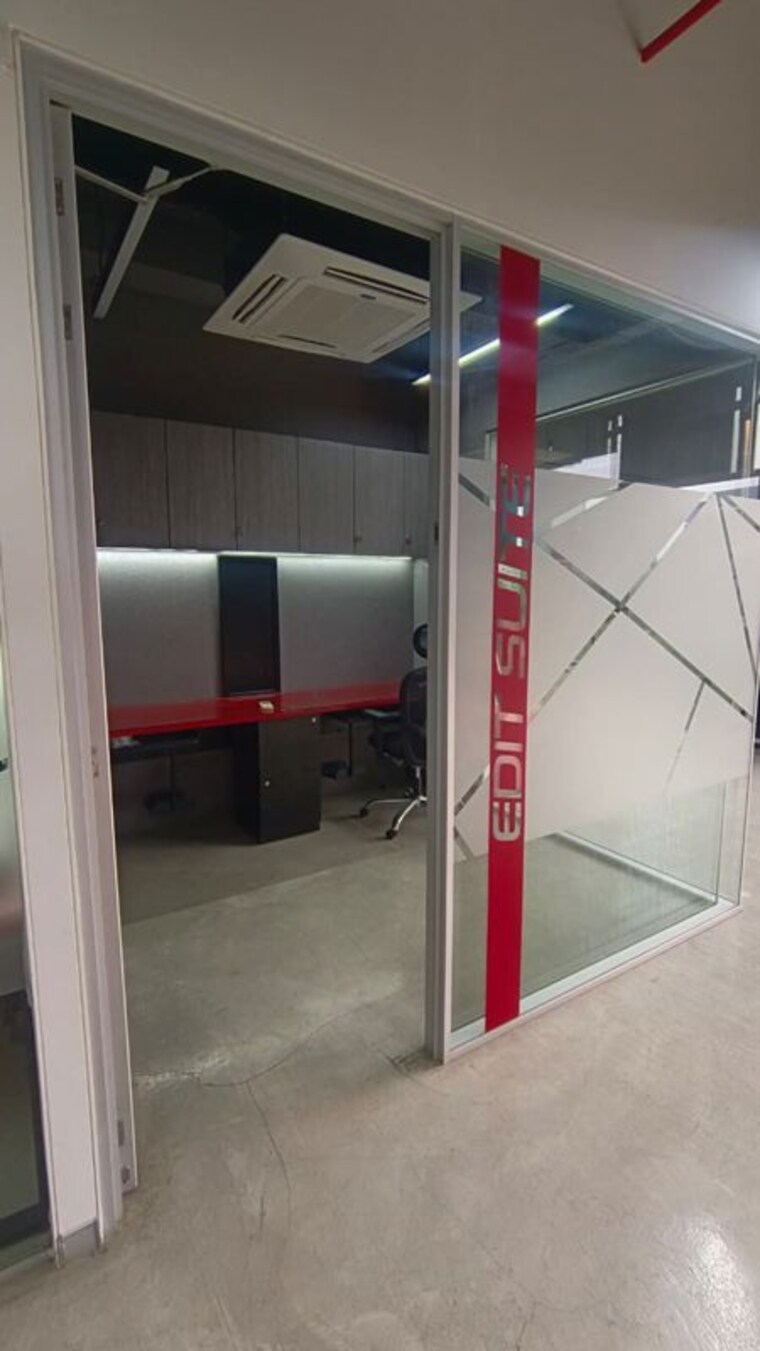 Team Area, panchshil-world-trade-center Commercial Office Space 1435 Sq.Ft. In Kharadi Pune 9837633