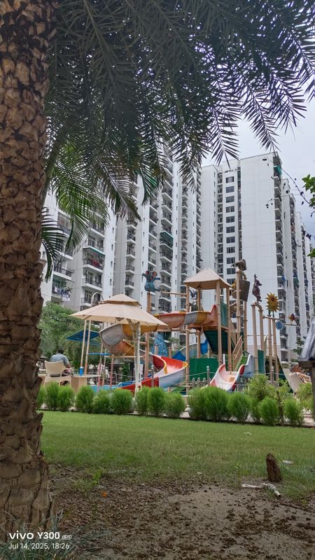 3.5 BHK + Servant Room Apartment For Sale in Omaxe R2