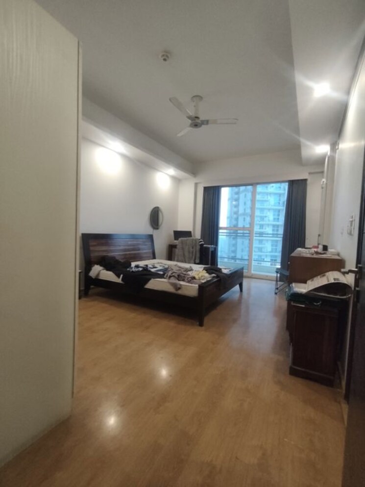 Bedroom, mahagun-mezzaria 3 Bedroom 3020 Sq.Ft. Apartment In Sector 78 Noida 9838300