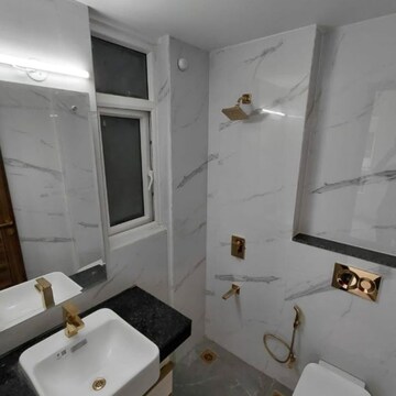 Team Area in 3.5 BHK Apartment at Smart World Orchard, Sector 61 – for Rent