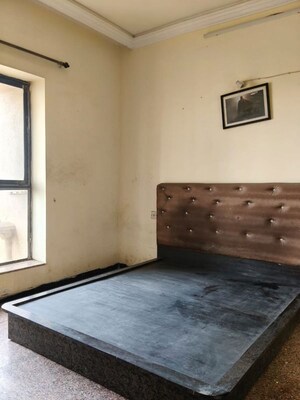 Room in 1 BHK Apartment at Aarey Colony – for Rent
