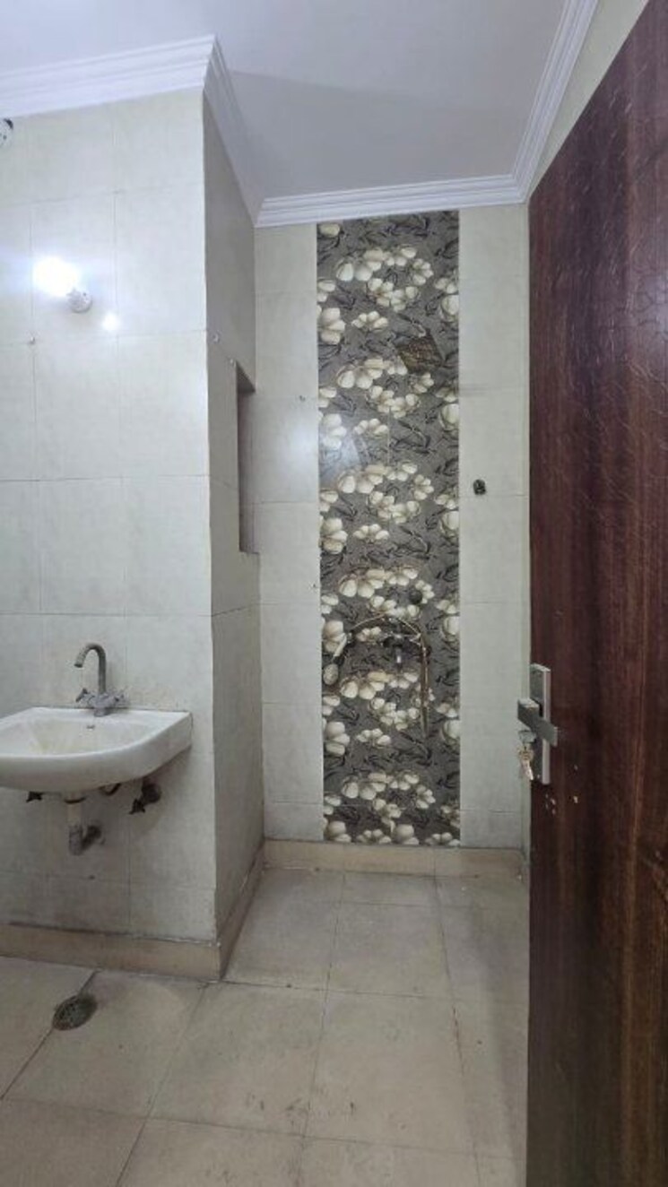 Bathroom, apex-anuradha-apartments 2 Bedroom 1000 Sq.Ft. Builder Floor In Paschim Vihar Delhi 9838232