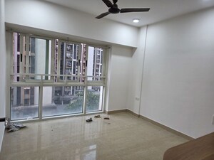 Room in 3.5 BHK Apartment at Lokhandwala Whispering Palms XXclusives, Kandivali East – for Rent