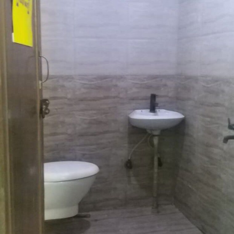 Bathroom, new ashok nagar 1 Bedroom 512 Sq.Ft. Builder Floor In New Ashok Nagar Delhi 9838364