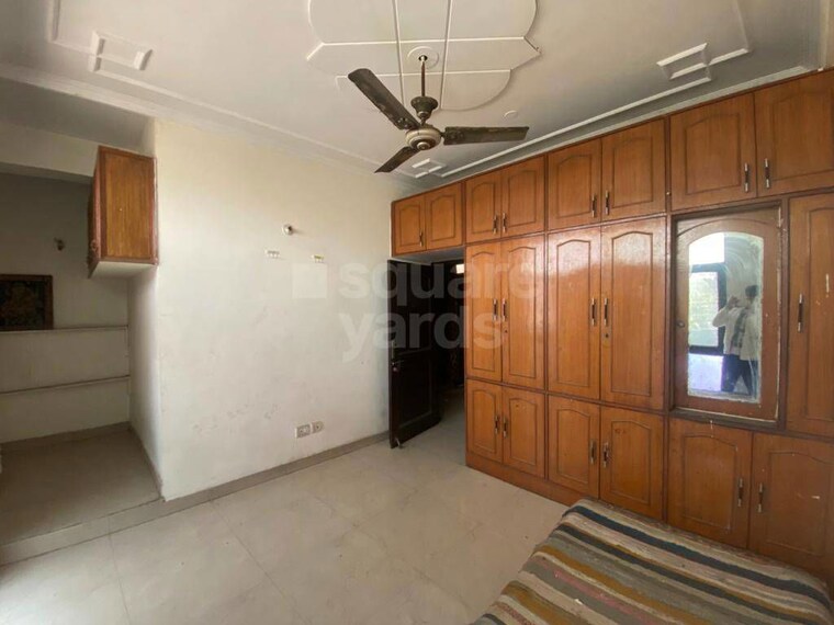 Room, new ashok nagar 1 Bedroom 512 Sq.Ft. Builder Floor In New Ashok Nagar Delhi 9838364