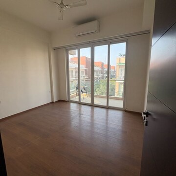 3 BHK Apartment For Rent in Adani Samsara, Sector 60