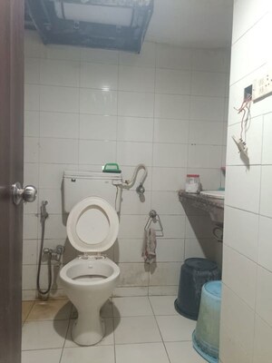 Master Bedroom in 1 BHK Apartment at Summit Apartment, Goregaon East – for Rent