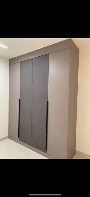 Room in 3.5 BHK Apartment at Prestige High Fields, Gachibowli – for Rent