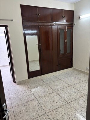 Room in 3 BHK Builder Floor at Uday Park – for Rent