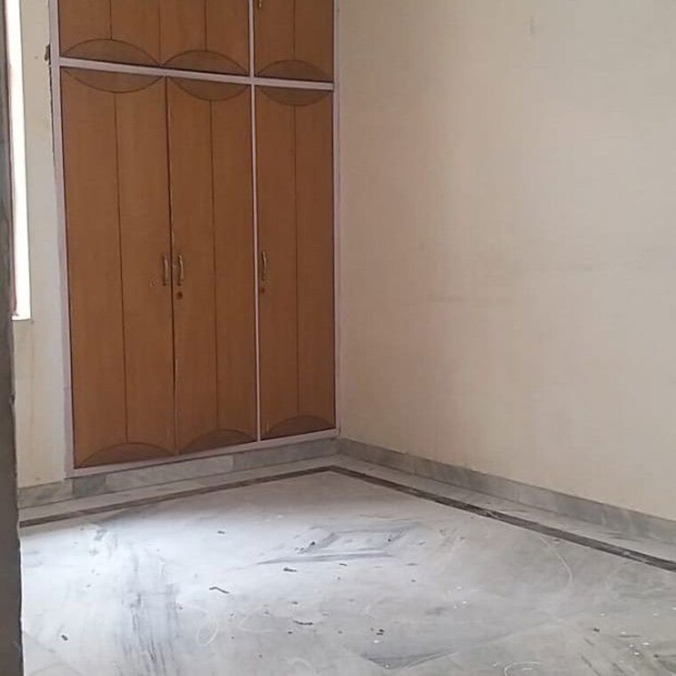 Room, new ashok nagar 2 Bedroom 827 Sq.Ft. Builder Floor In New Ashok Nagar Delhi 9838536