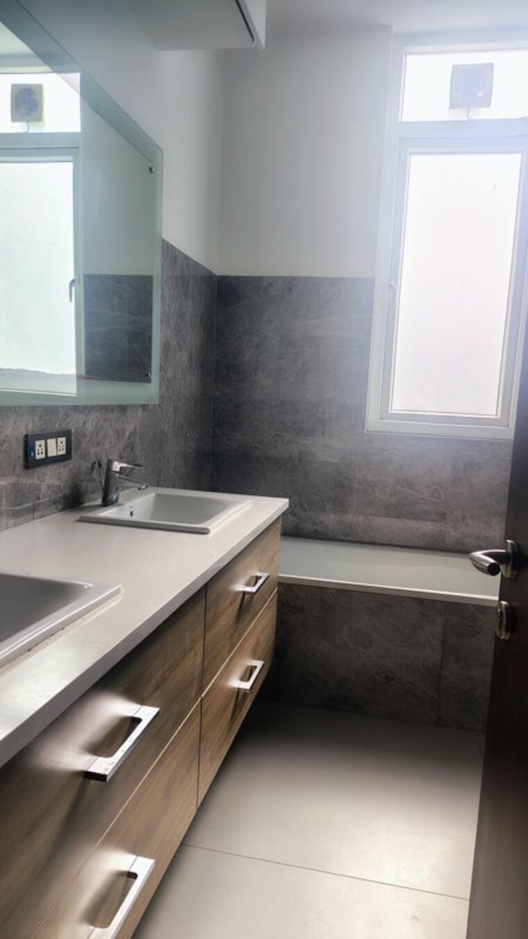 Kitchen, ss-southend-floors 4 Bedroom 1950 Sq.Ft. Builder Floor In South City 2 Gurgaon 9838715