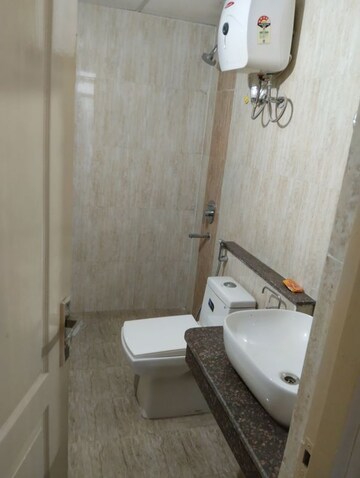 Master Bedroom in 3.5 BHK Apartment at Paarth Aadyant, Gomti Nagar – for Rent