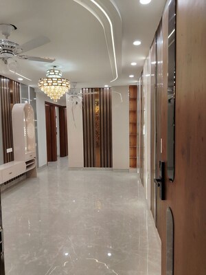 Building Lobby in 4 BHK Builder Floor at Tara Nagar – for Sale